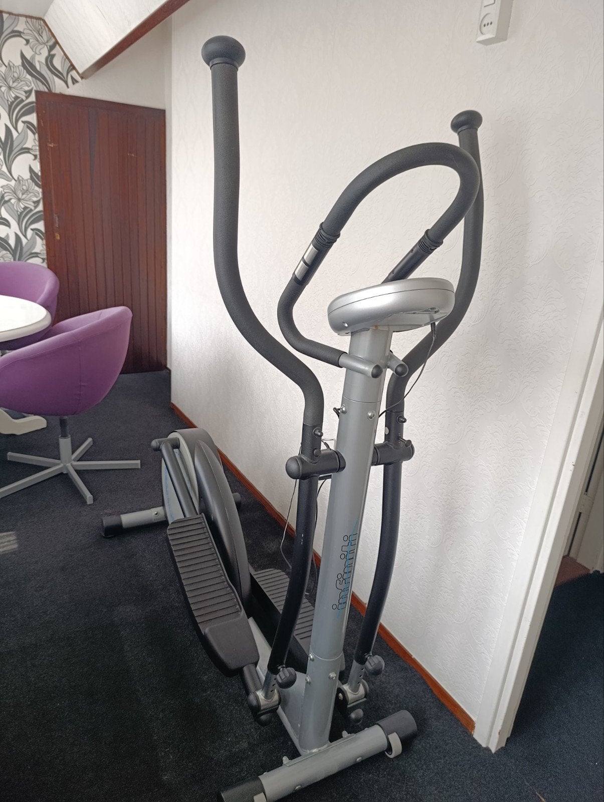 Infiniti Crosstrainer ST950 - moet snel weg!, Ophalen, Crosstrainer
