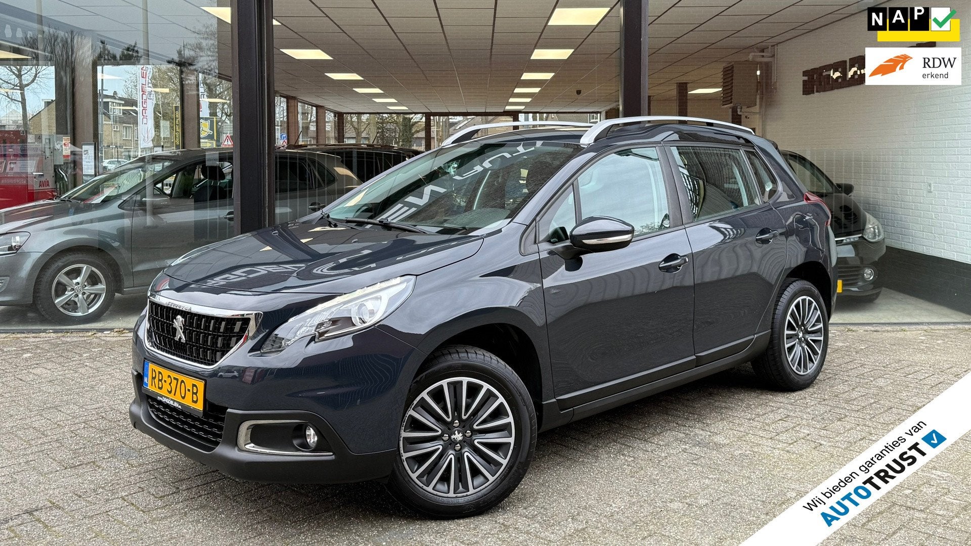 Peugeot 2008 1.2 PureTech 1e EIG | CARPLAY | CRUISE | NAP, Auto's, Stof, Origineel Nederlands, Bedrijf, Handgeschakeld