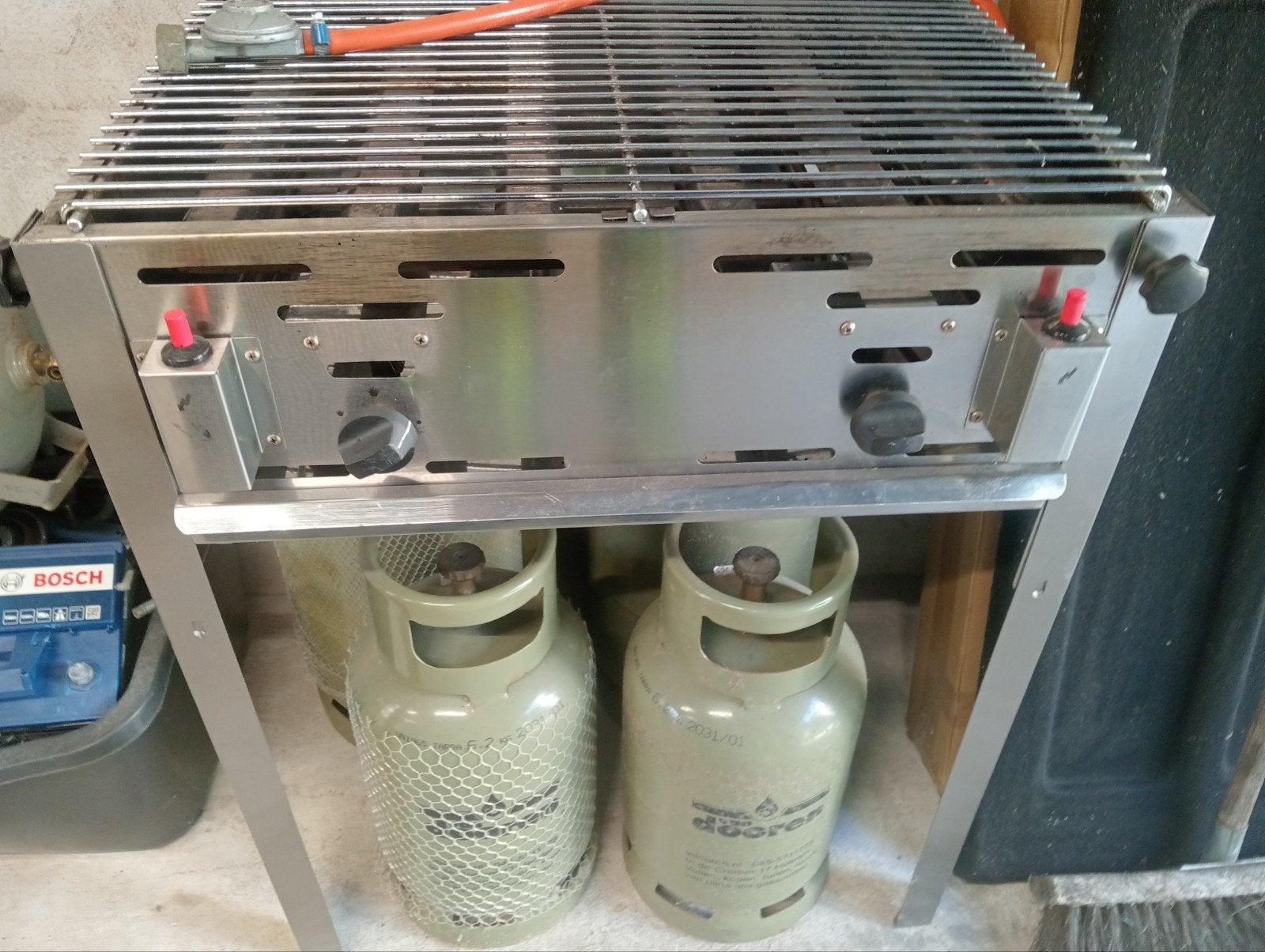 Grote RVS Gasbarbecue met 2 branders en bakplaat, Ophalen, Gebruikt, Onbekend