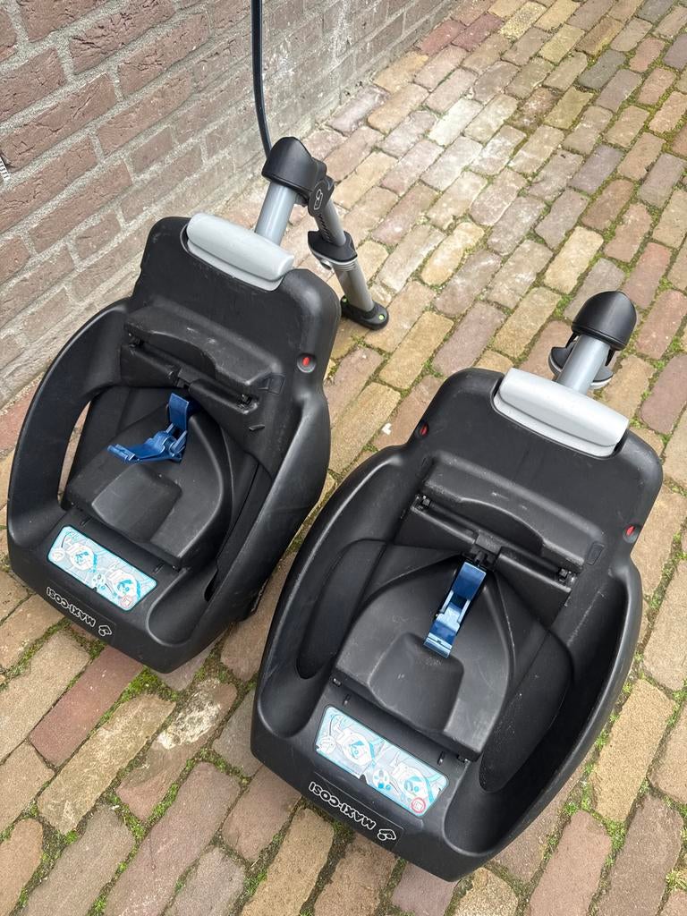 Maxi-Cosi EasyBase - 2 stuks cabriofix pebble, Ophalen, Gebruikt, Isofix, 0 t/m 13 kg