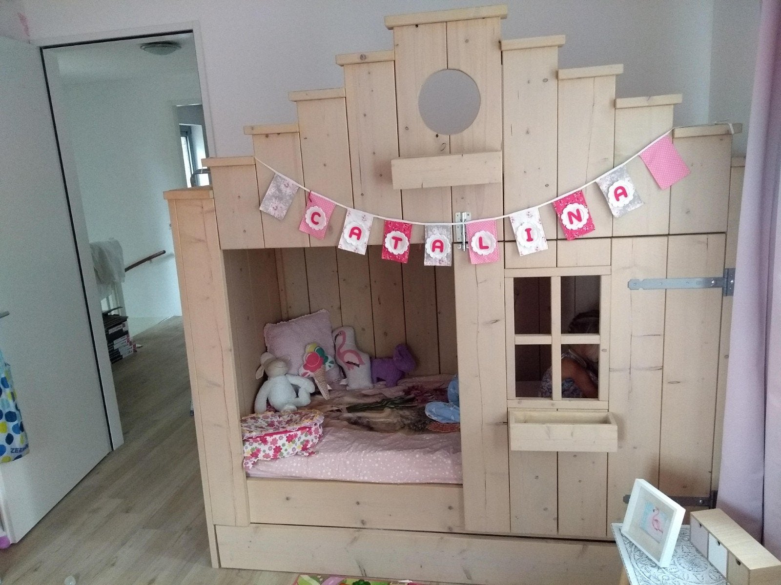 Uniek handgemaakt kinderhuisbed - Hout speelbed, Ophalen, Zo goed als nieuw, Eenpersoons, Stapelbed