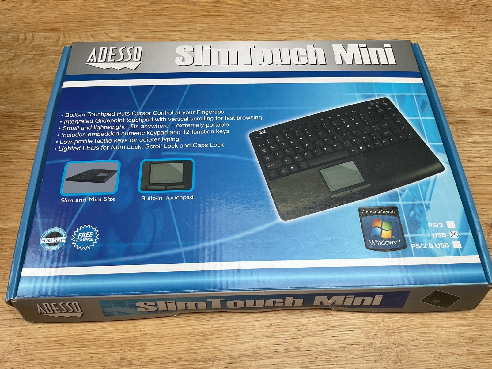 Adesso Slimtouch Mini keyboard met touchpad, Ophalen of Verzenden, Qwerty, Zo goed als nieuw, Bedraad