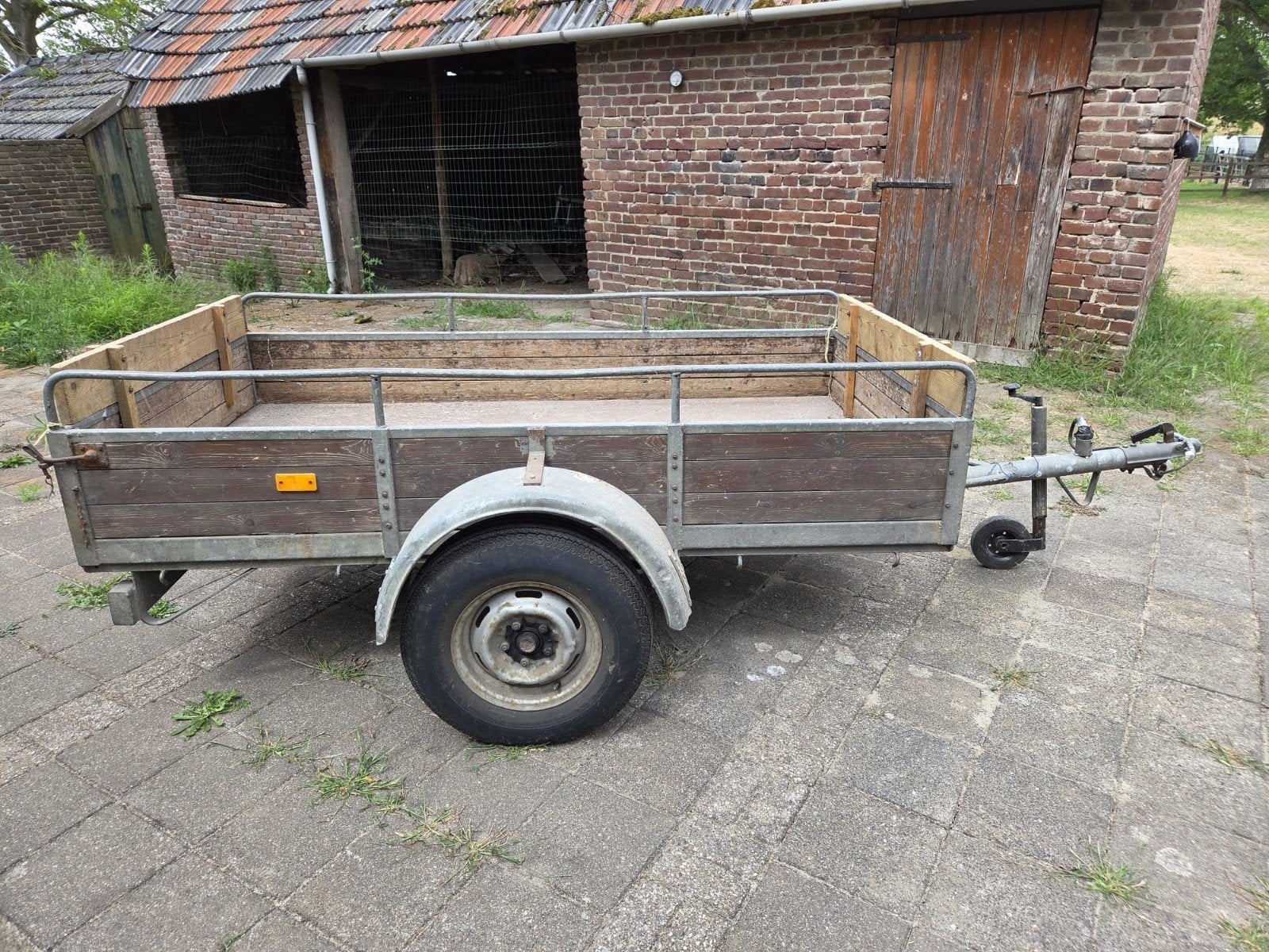 Aanhangwagen met ongeremde torsie as., Ophalen, Gebruikt
