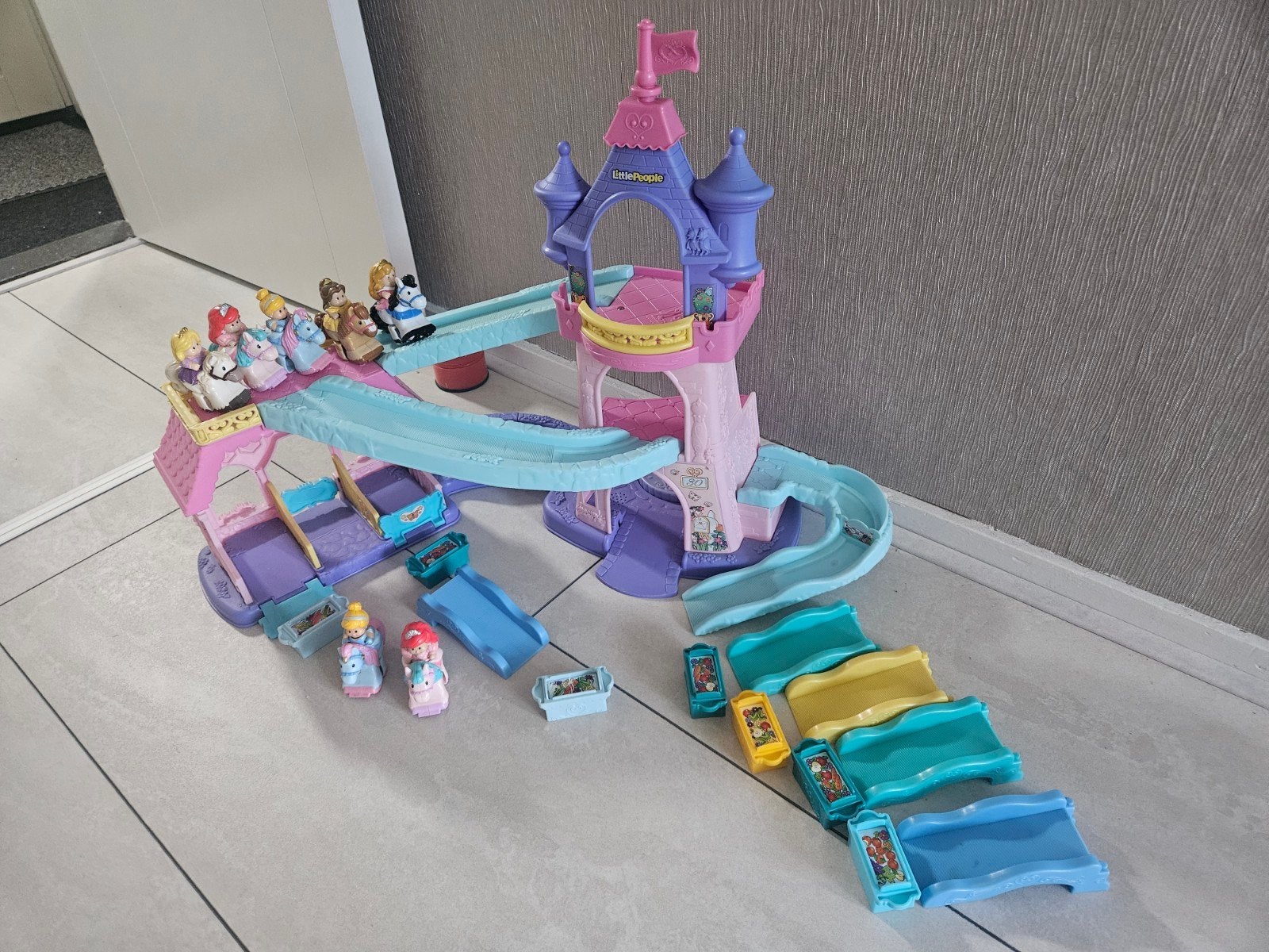 Fisher-Price Little People Disney Princess Kasteel klip klop, Ophalen, Zo goed als nieuw, Meisje