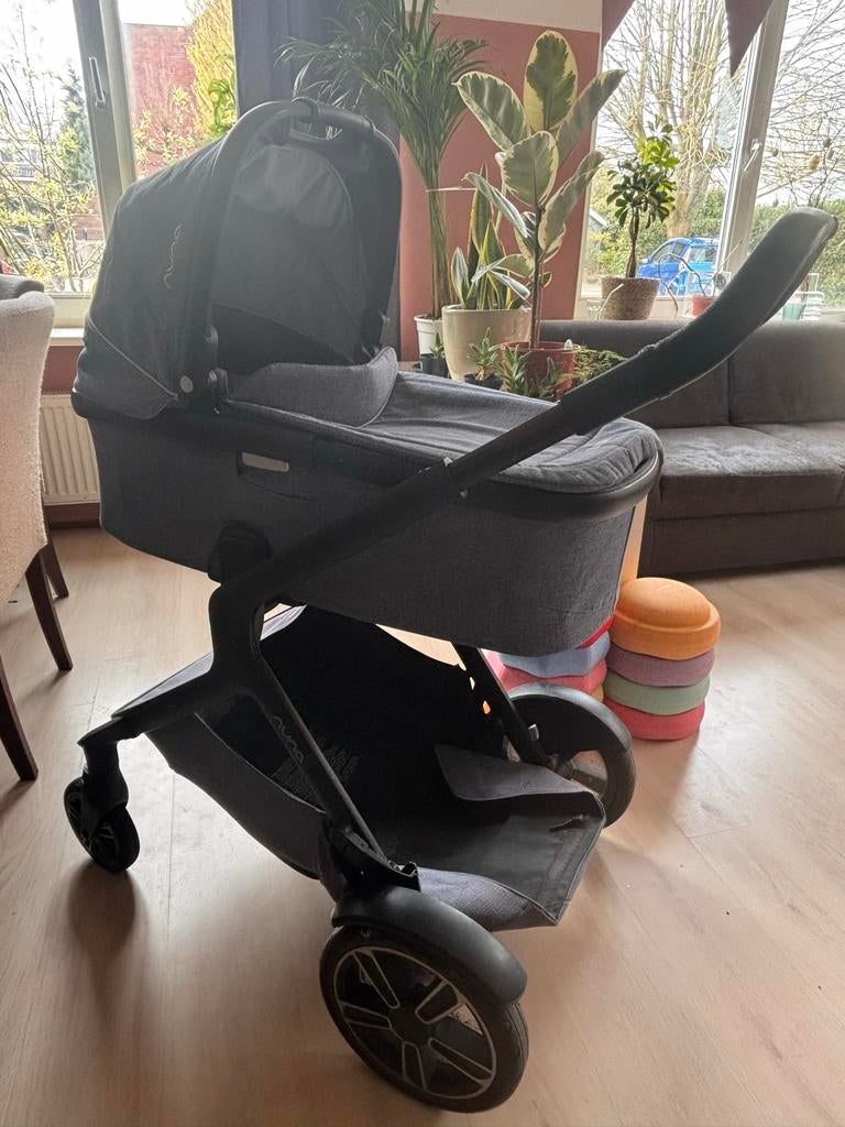 Nuna Demi Grow kinderwagen incl. regenhoezen en voetenzak, Duowagen, Zo goed als nieuw, Combiwagen, Ophalen
