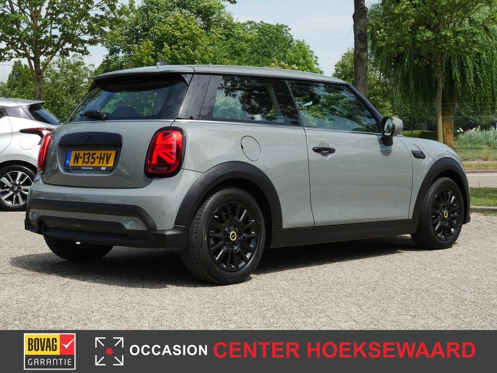 Mini One Mini 1.5 Business Edition | Half-Leder | Carplay |, Auto's, Mini, 12 maanden, Gebruikt, Euro 6, 4 stoelen