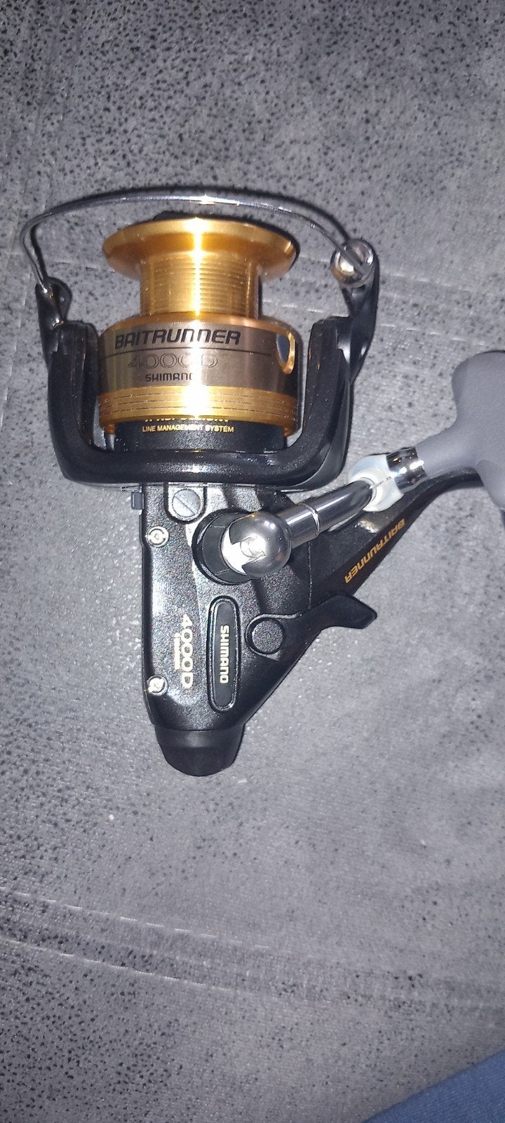 Shimano Baitrunner 4000 D Vismolen - Nieuw, Ophalen of Verzenden, Nieuw, Molen