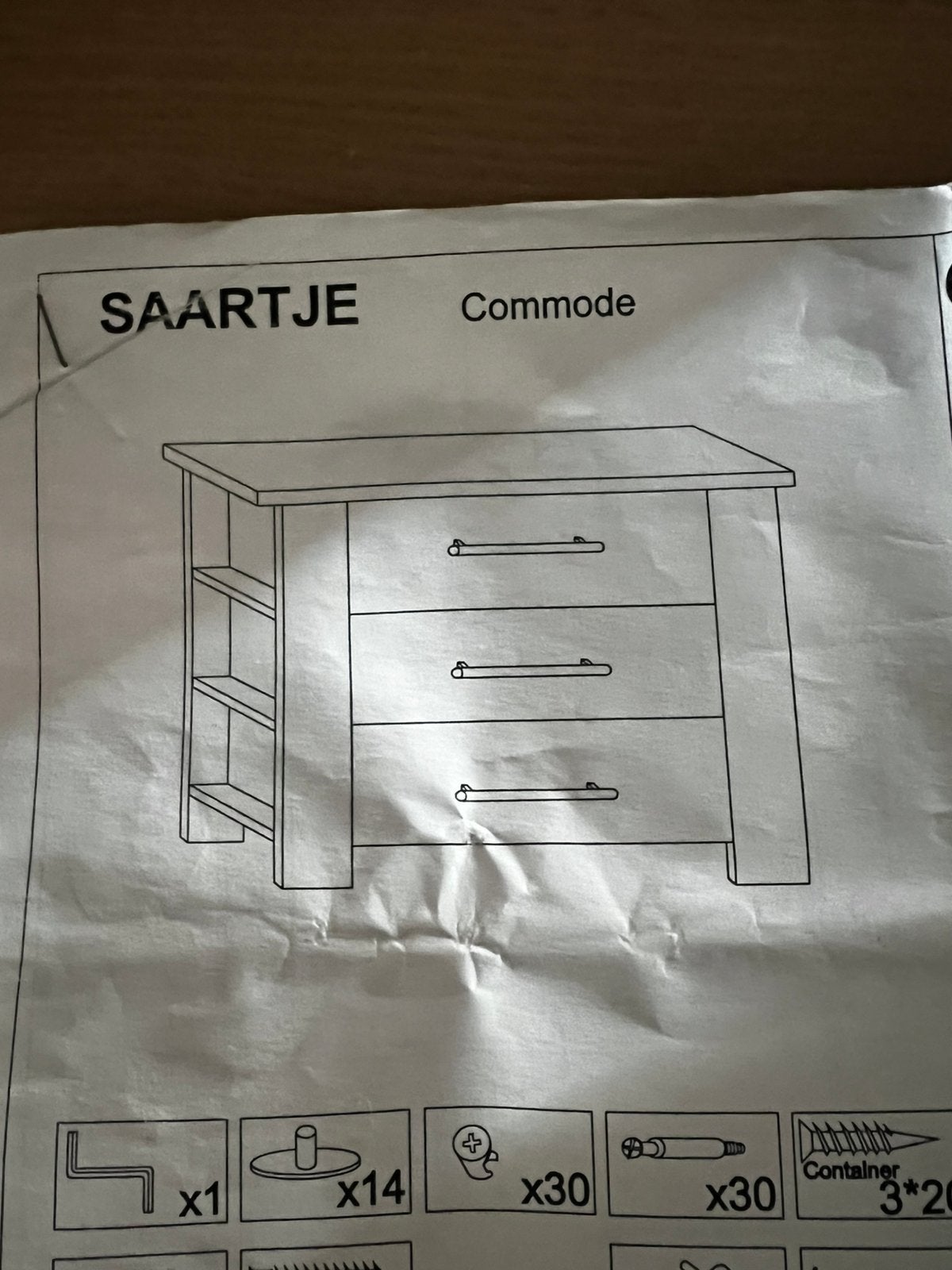 Foto 5 van Commode met drie lades en vakjes aan de zijkant