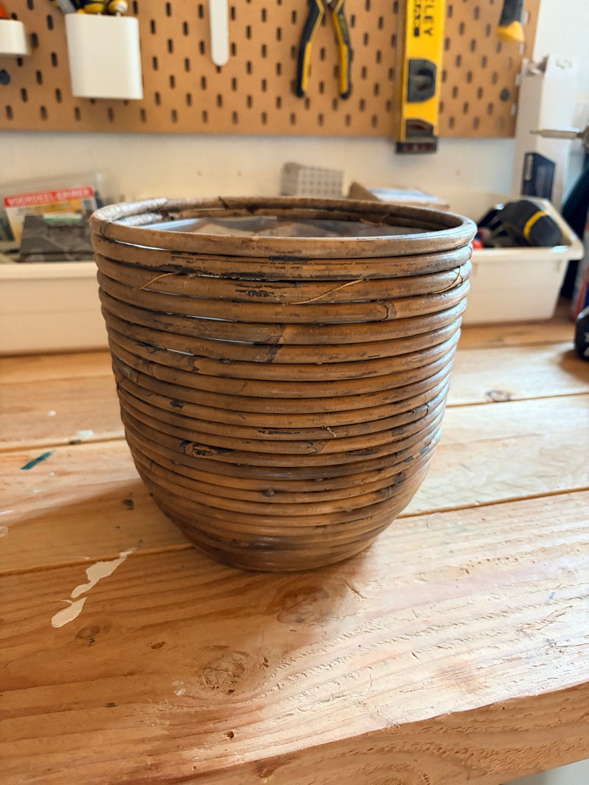 Rotan bloempot/plantenpot met plastic binnenvoering, Tuin en Terras, Bloempotten, Ophalen, Overige materialen, Gebruikt, Rond