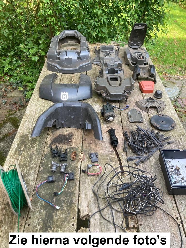 Parts reserve gebruikte onderdelen automower 305 spareparts, Ophalen of Verzenden, Gebruikt, 20 tot 25 cm