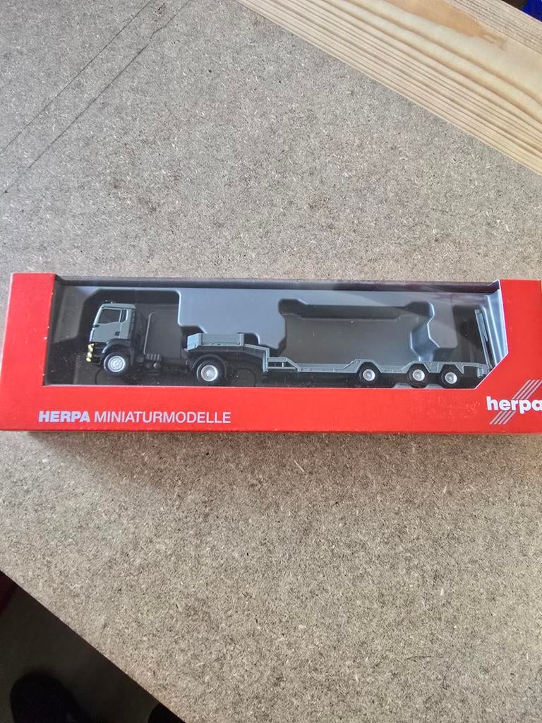 1349 man tgs met dieplader, Hobby en Vrije tijd, Modelauto's | 1:87, Ophalen of Verzenden, Nieuw, Bus of Vrachtwagen, Herpa
