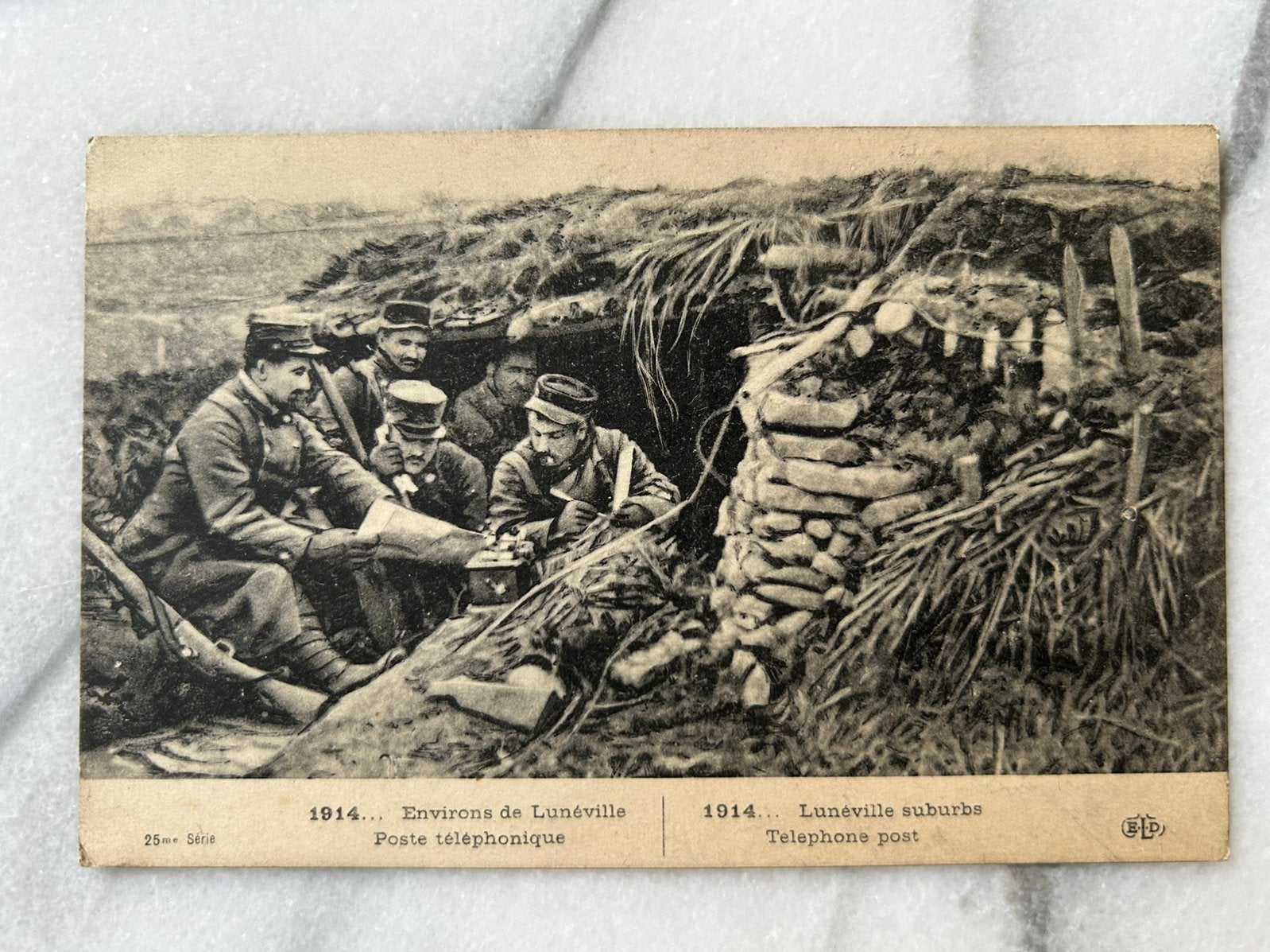 Wo1: ak loopgraaf telephone post, Ophalen of Verzenden, Landmacht, Nederland, Foto of Poster