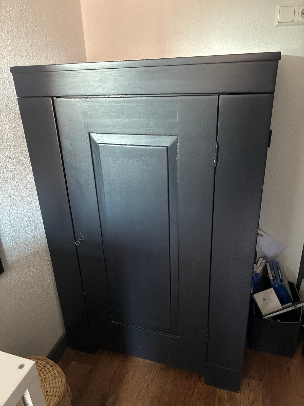 Zwarte houten kast met planken, Antiek en Kunst, Ophalen