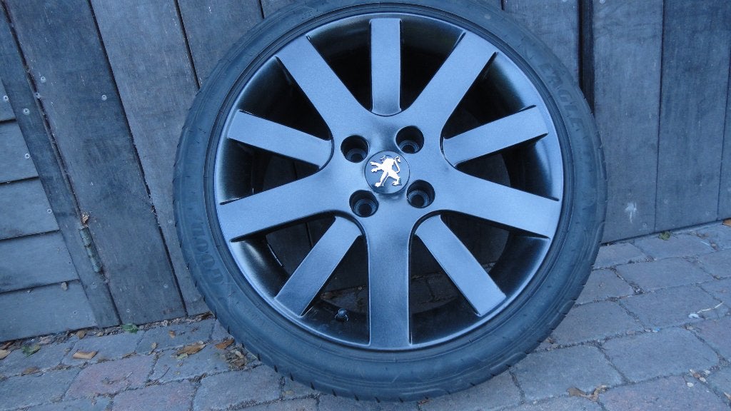 Peugeot 207,208 alu Hockenheim velgen , zomerbanden 17 inch, Auto-onderdelen, Banden en Velgen, Ophalen, Gebruikt, Banden en Velgen