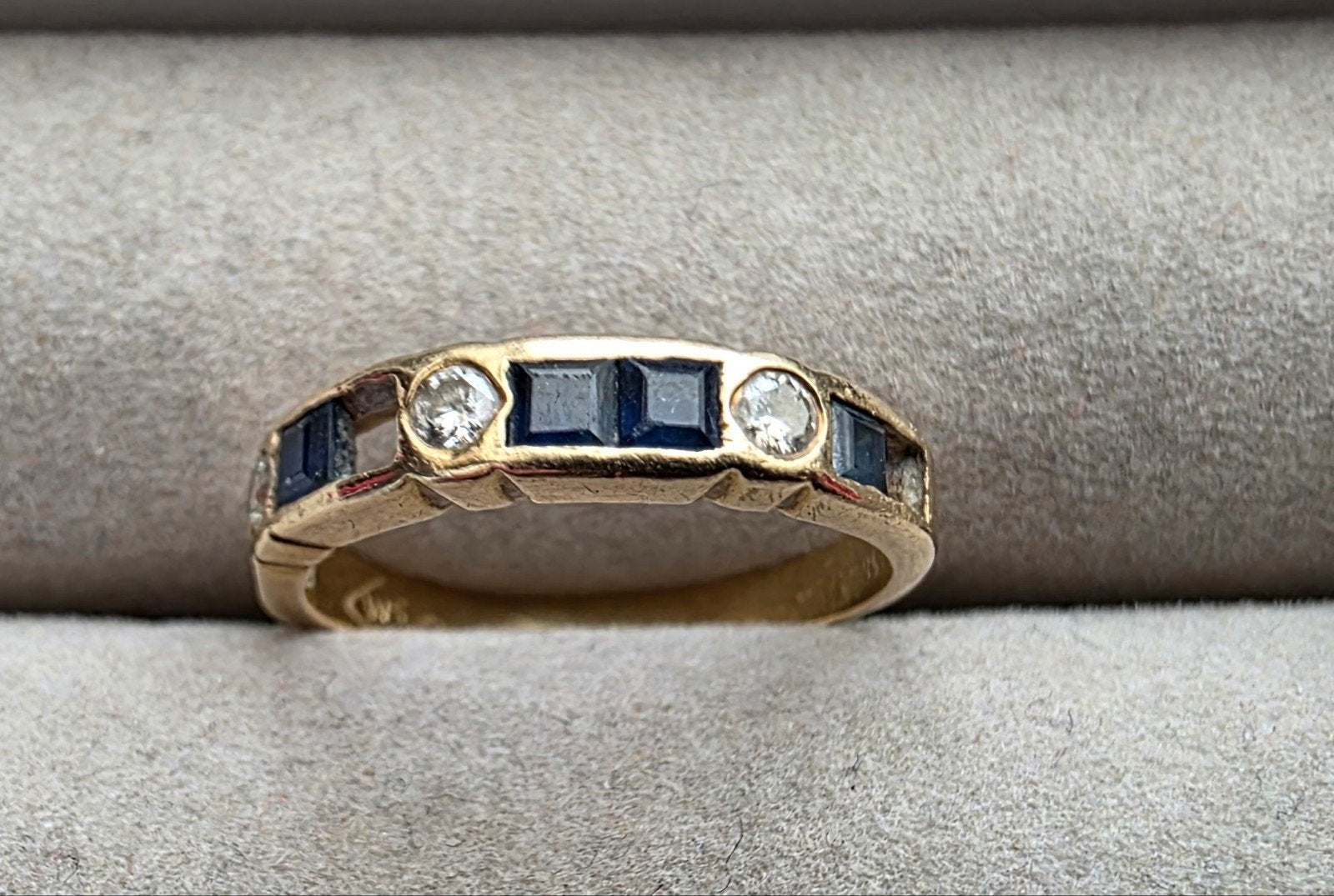 Gouden ring 14 karaat

Goudmerk 585

Gewicht 2 gram

De ring, Verzenden, Zo goed als nieuw, Dame, Goud