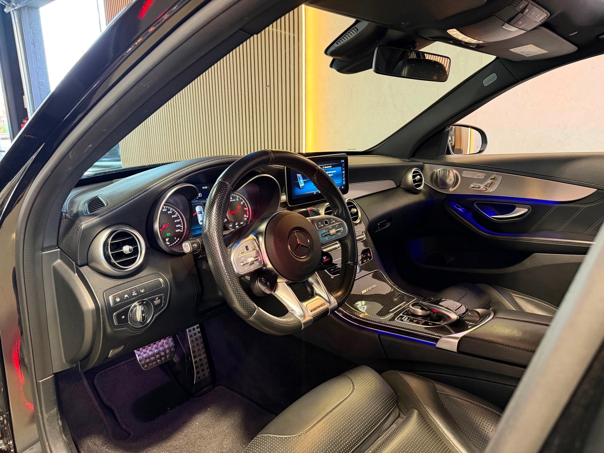 Mercedes-Benz C-klasse AMG C63 Pano|HUD|Burm|Cam|Sfeer|Keyl, Auto's, Automaat, Dealer onderhouden, Achterwielaandrijving, Gebruikt