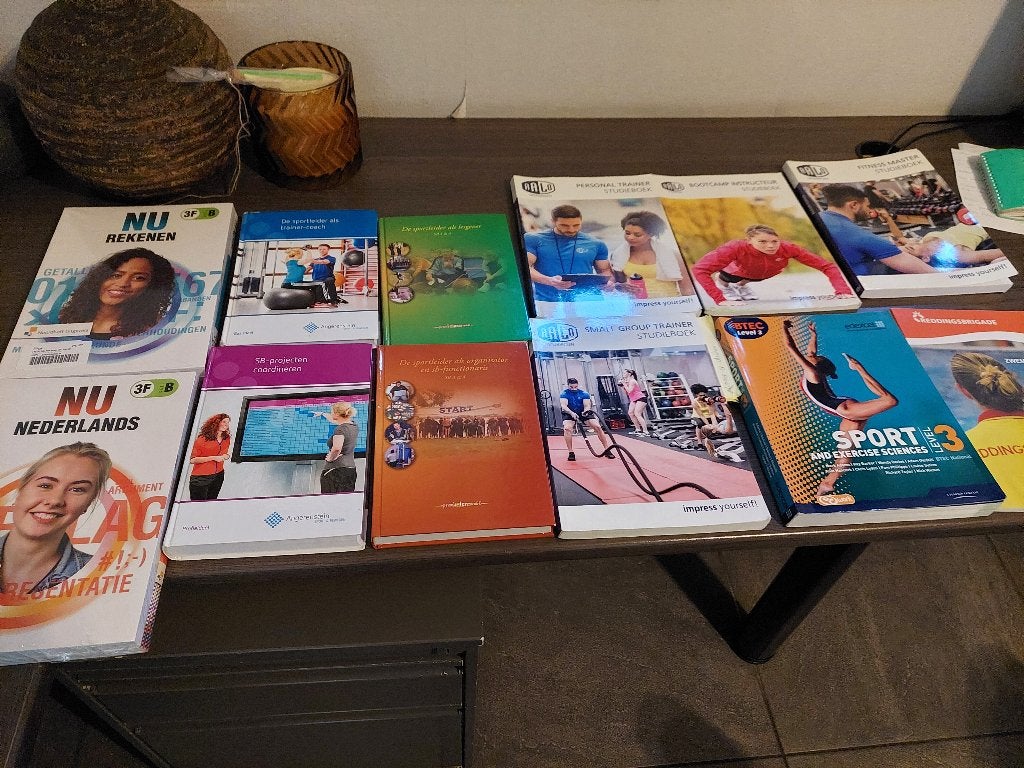 mbo sportopleiding boekenpakket niveau 4 leerjaar 1 en 2, Ophalen of Verzenden, Zo goed als nieuw, Overige niveaus