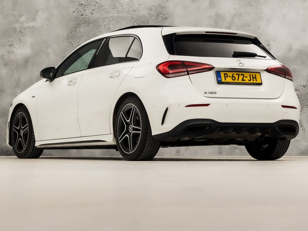 Mercedes-Benz A-Klasse 180 AMG Sport Automaat (PANORAMADAK,, Auto's, 12 maanden, 136 pk, Gebruikt, 4 cilinders