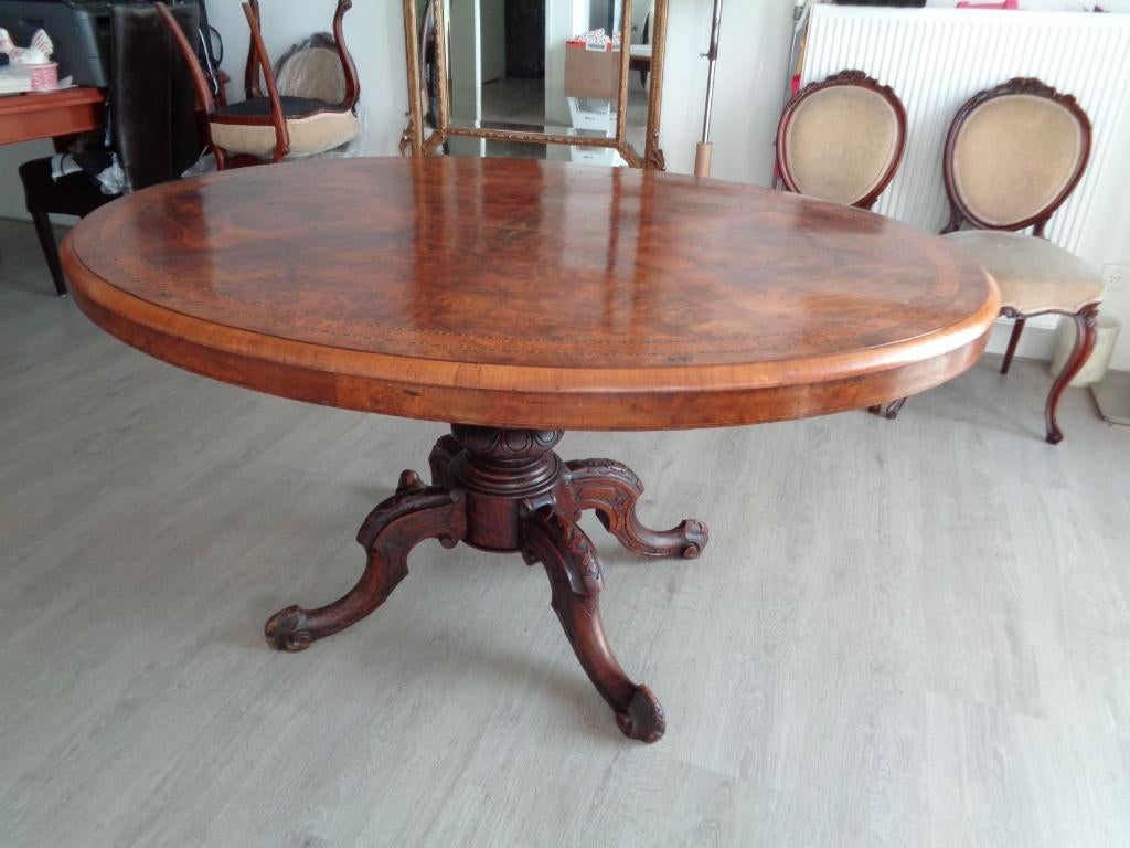 Victoriaanse eet tafel, notenhout, intarsia, viersprantpoot, Ophalen