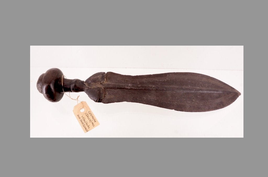 Zeer oud Kuba Ikula zwaard / mes Congo (250928-02), Antiek en Kunst, Afrika, Handgemaakt, Ophalen of Verzenden, Metaal