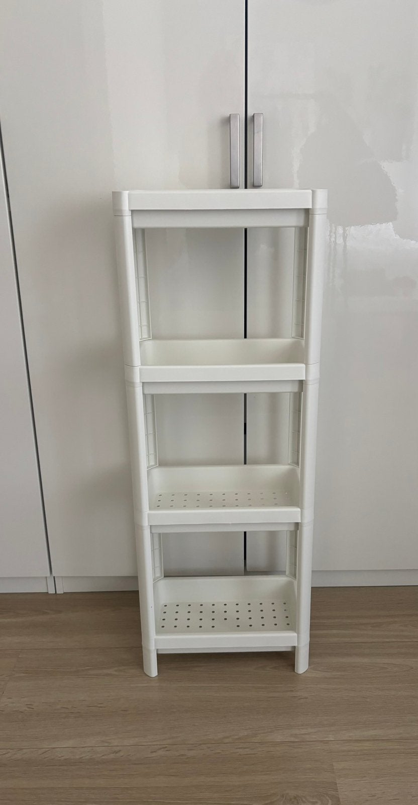 Ikea kastje Vesken wit, Ophalen, Zo goed als nieuw