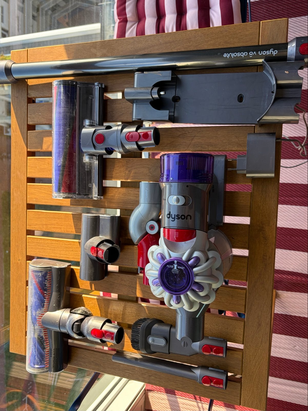 Dyson V8 Absolute - Gebruikt met defect klepje, Witgoed en Apparatuur, Ophalen, Gebruikt, Draadloos, Dyson