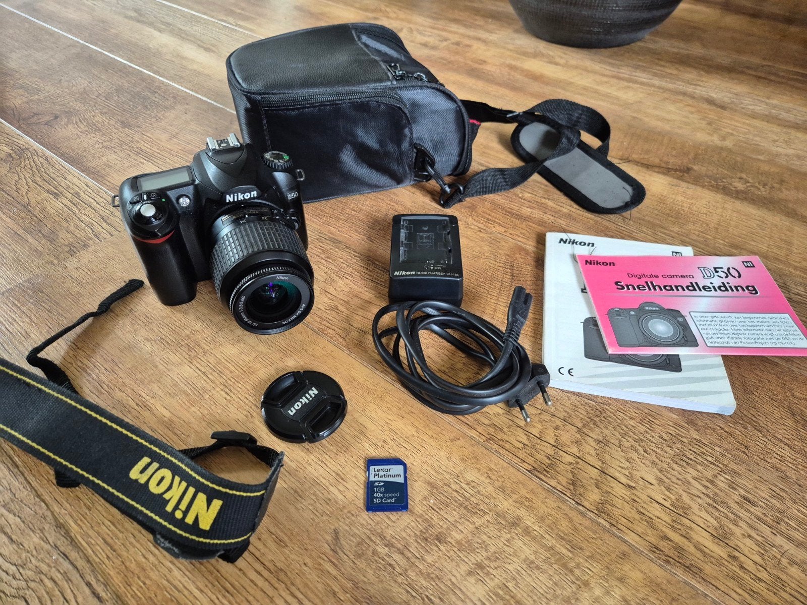 Nikon D50 spiegelreflexcamera met accessoires, Audio, Tv en Foto, Fotocamera's Digitaal, Gebruikt, Spiegelreflex, Ophalen of Verzenden