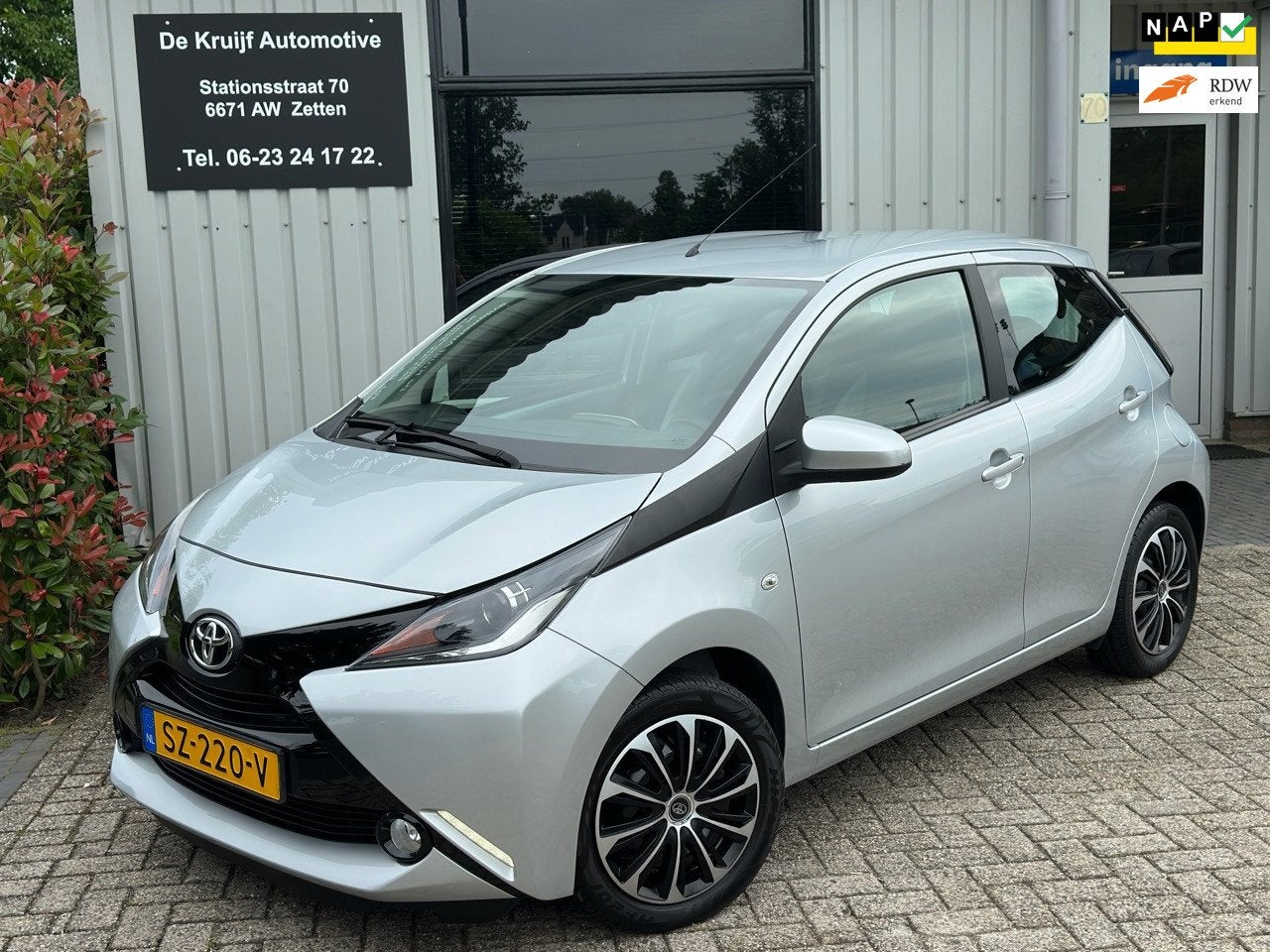 Toyota Aygo 1.0 VVT-i x-nav|CAMERA|CARPLAY|LED|RIJKLAAR|NAP|, Voorwielaandrijving, Stof, Gebruikt, Euro 6