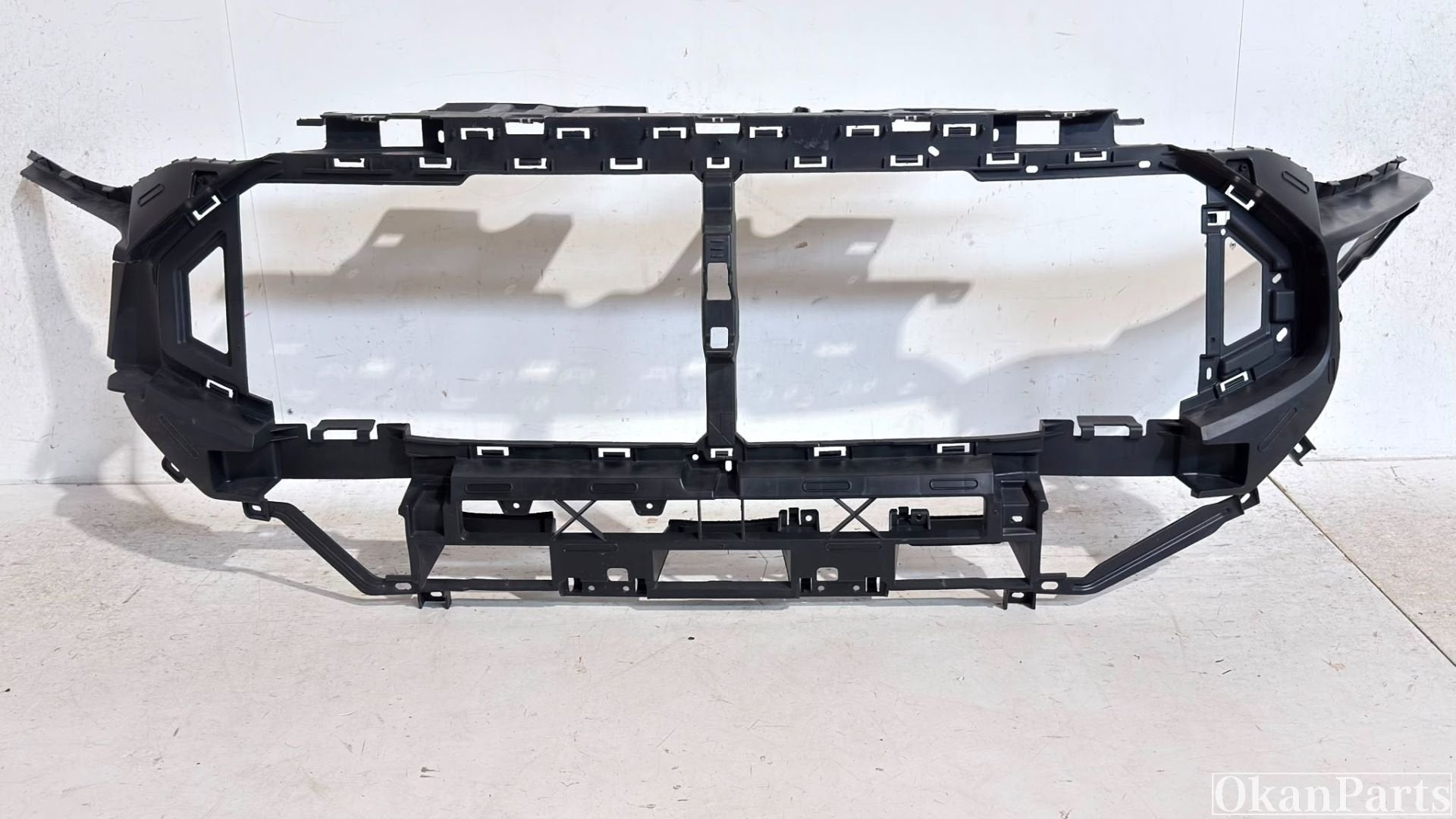 Ford Transit Custom II V710 Grille houder PZ31-17E778-A