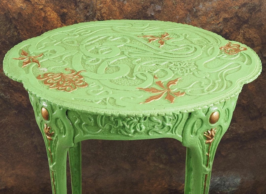 Gietijzeren Bijzettafel, groen & goud - 60 cm hoog, Ophalen of Verzenden