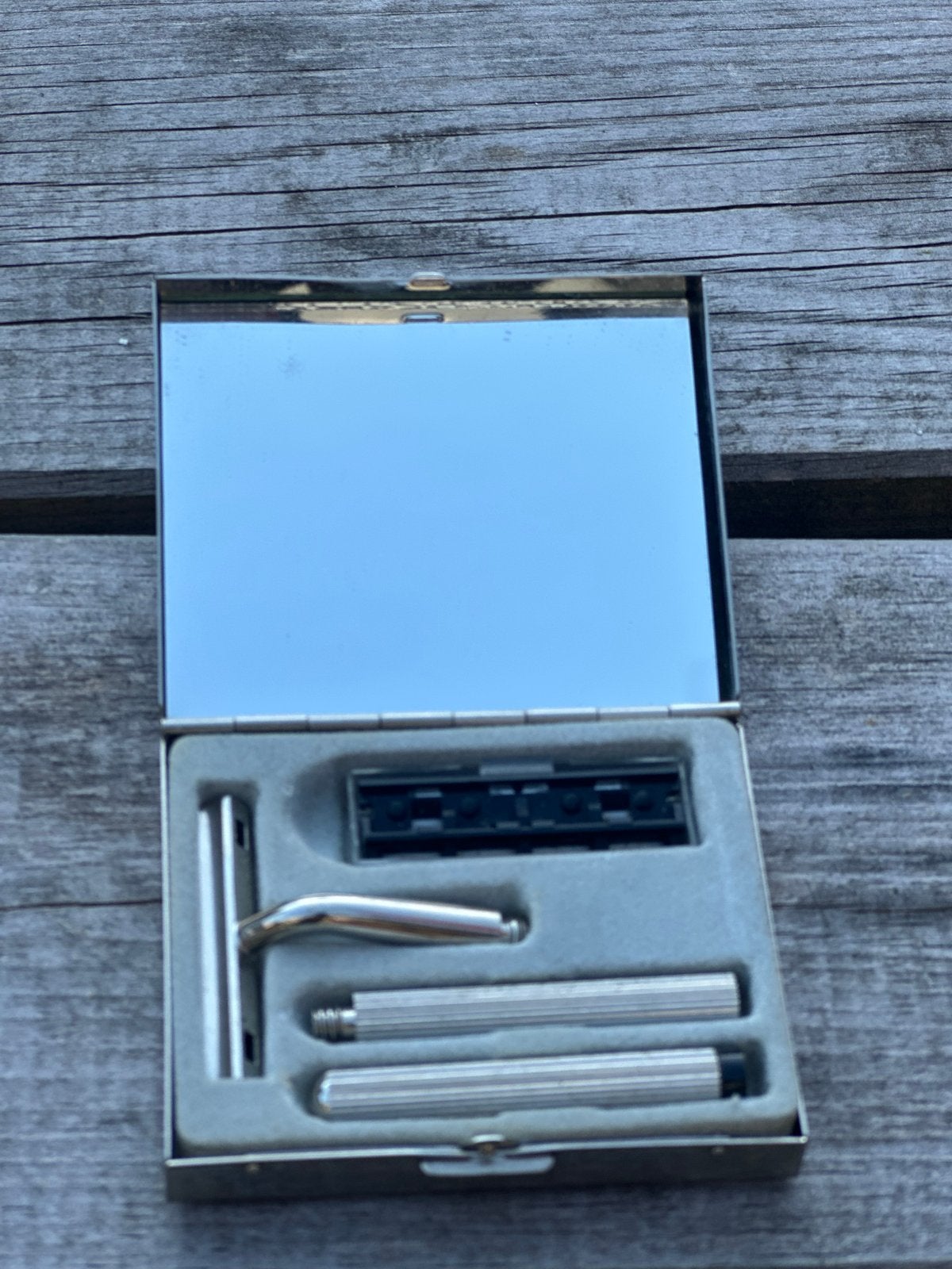 Vintage Chamaco scheermes in etui met spiegel, Ophalen of Verzenden
