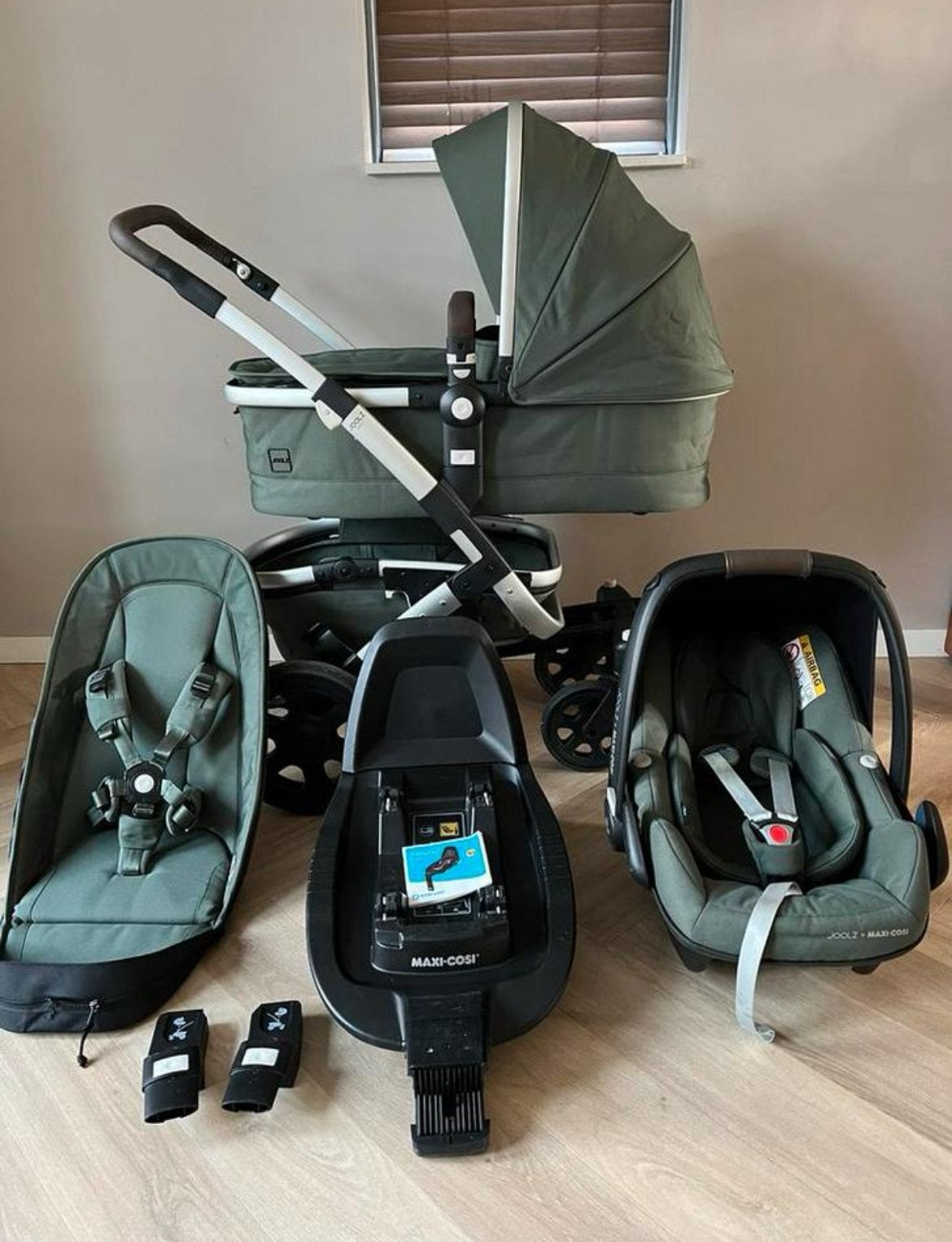 Joolz Geo Forest Green3-in-1 met accessories en toebehoren, Kinderen en Baby's, Kinderwagens en Combinaties, Ophalen, Zo goed als nieuw