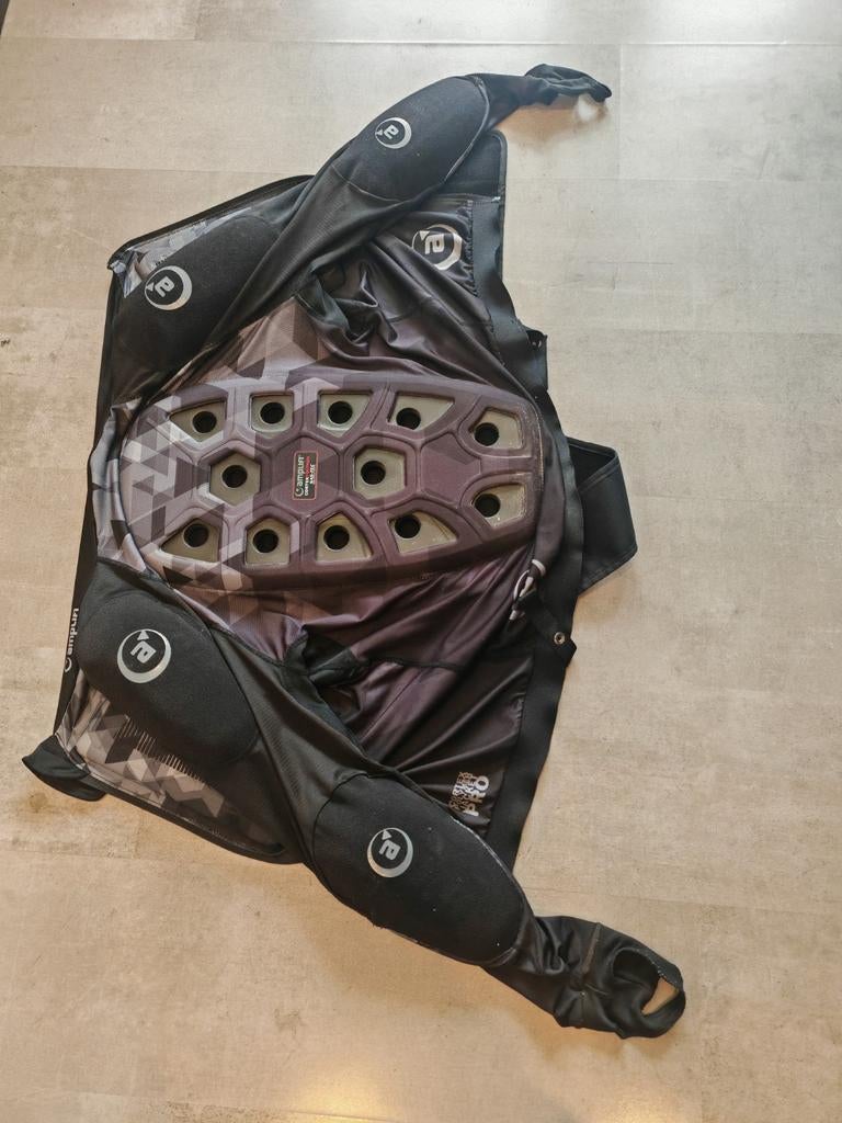 Bodyprotector amplifi polymer armor, Fietsen en Brommers, Ophalen of Verzenden, Bovenkleding