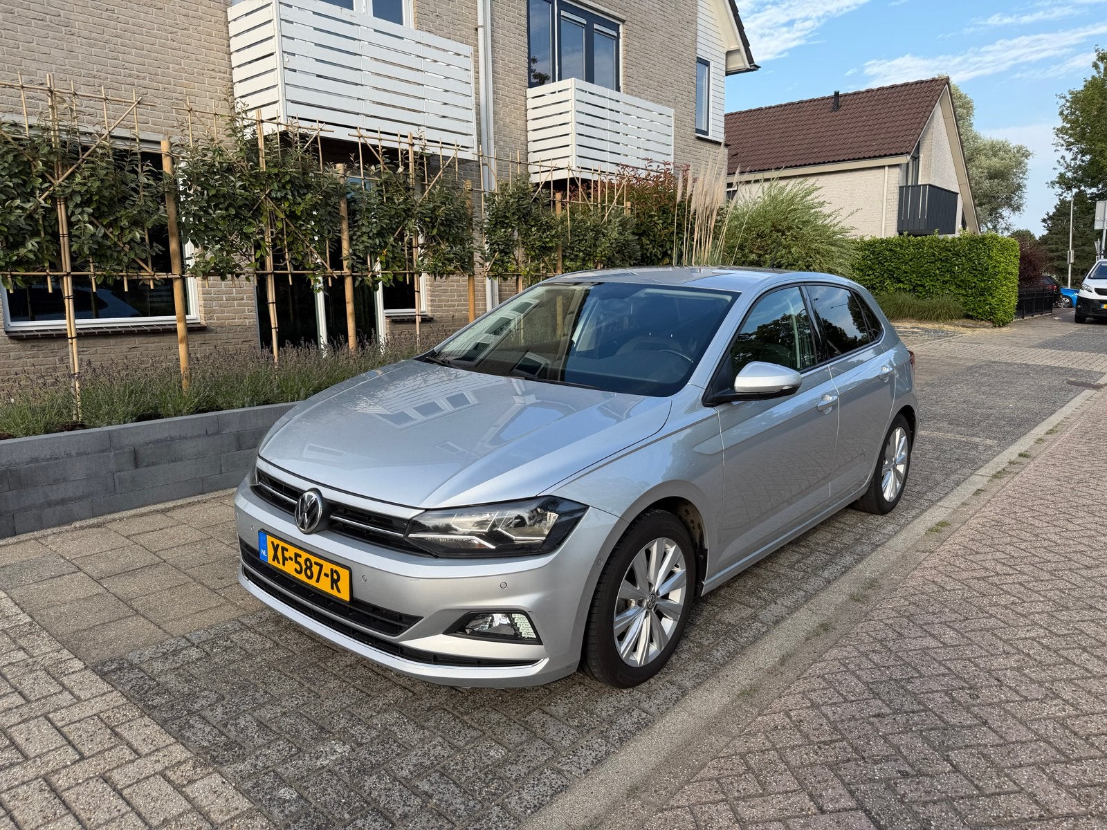 Volkswagen Polo 1.0 TSI Highline DSG Automaat Grijs
