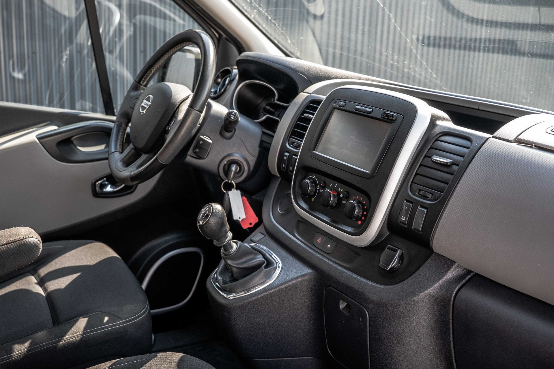 Nissan NV300 1.6 dci 125PK L2H1 | DC 6-Zits | Camera | Cruis, Auto's, Voorwielaandrijving, Stof, Gebruikt, Parkeersensor