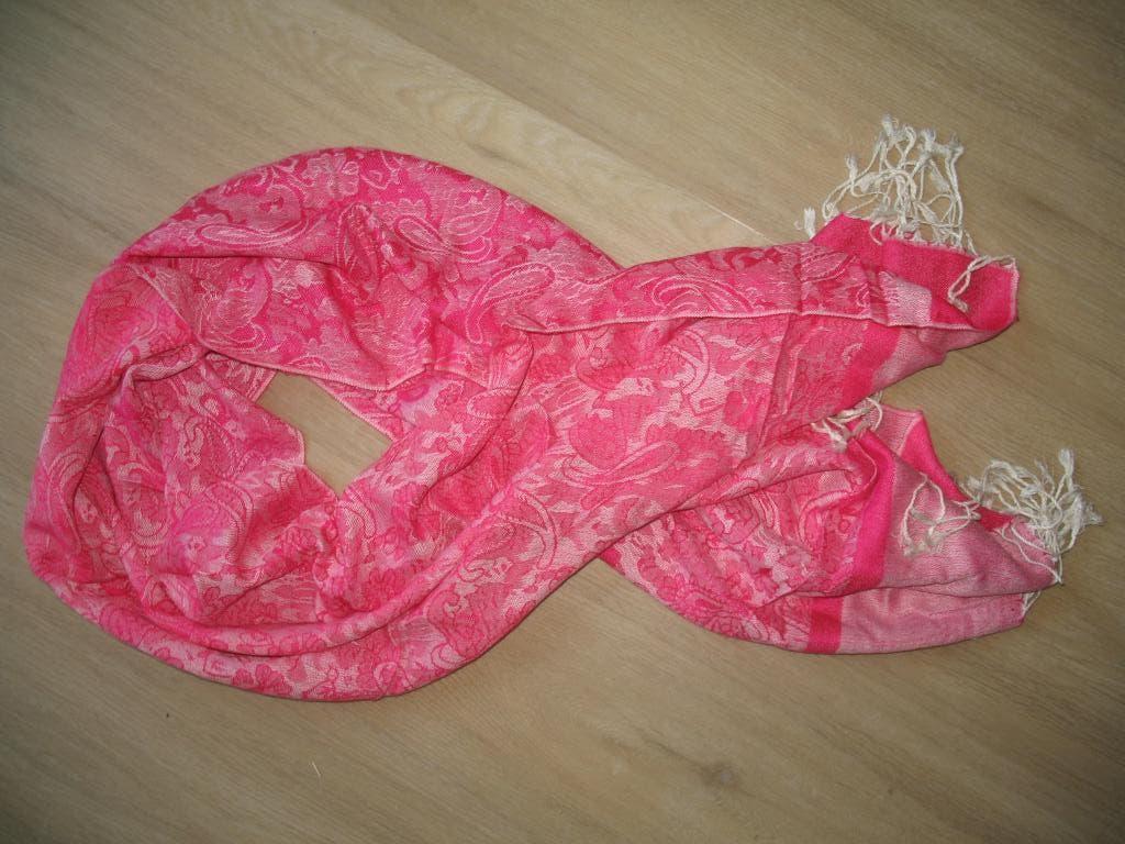 Pashmina Sjaal Roze /Wit, Ophalen of Verzenden, Zo goed als nieuw, Maat 46/48 (XL) of groter, Sjaal
