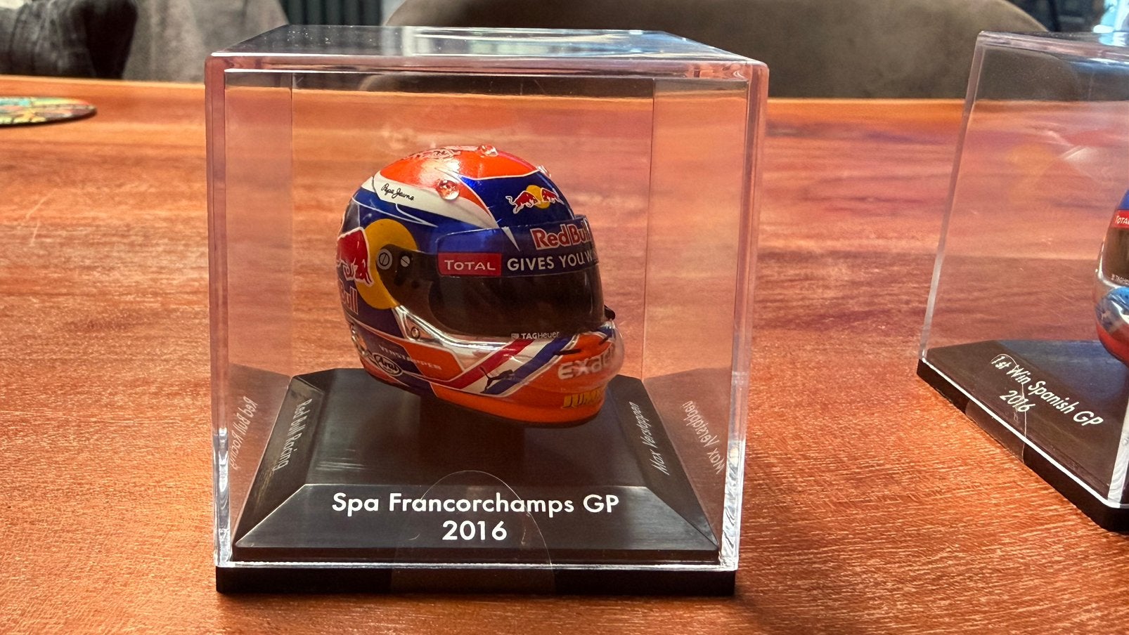 Max verstappen helm 1:8 klein model 2016, Ophalen of Verzenden, Zo goed als nieuw, Formule 1