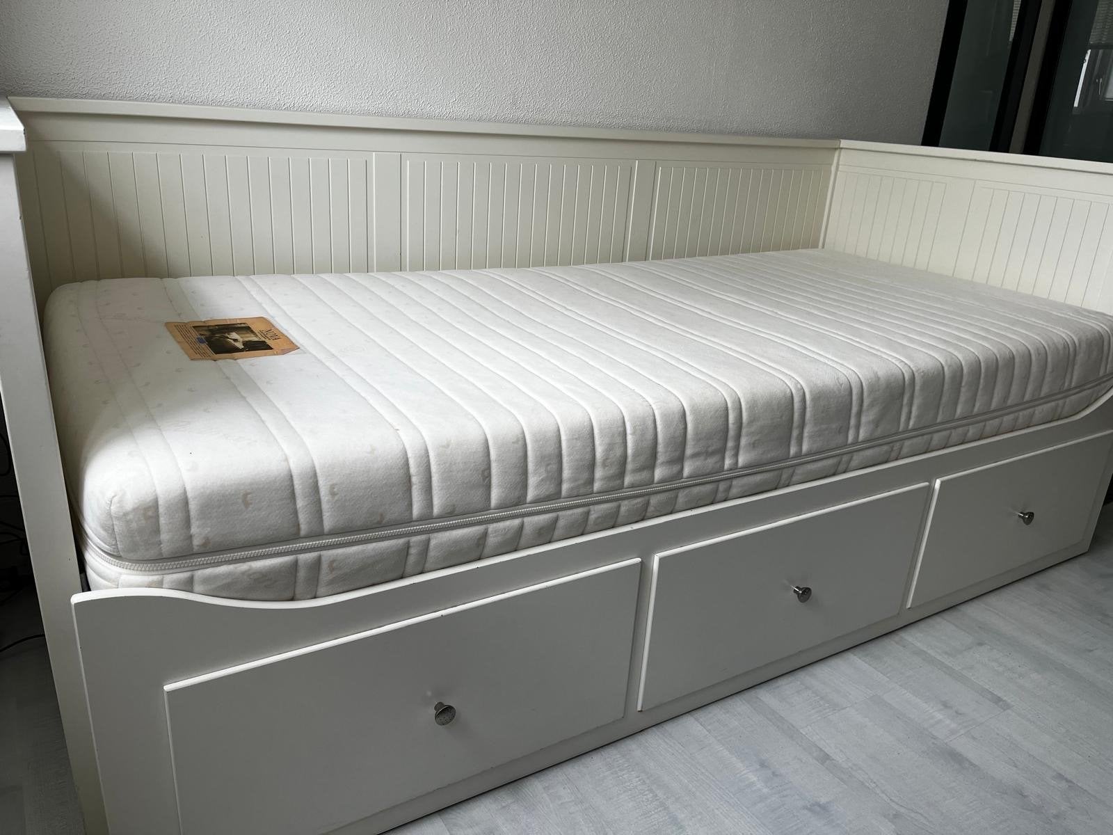 IKEA Hemnes bedbank met 3 lades en matras, Ophalen, Wit, Tweepersoons, 200 cm