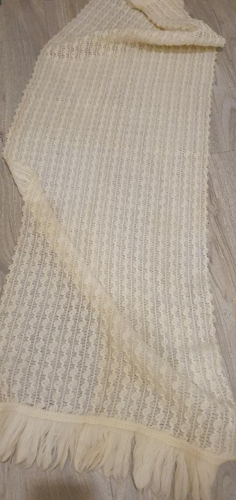 Mooie gebroken witte sjaal, Kleding | Dames, Mutsen, Sjaals en Handschoenen, Ophalen of Verzenden, Zo goed als nieuw, Maat 46/48 (XL) of groter