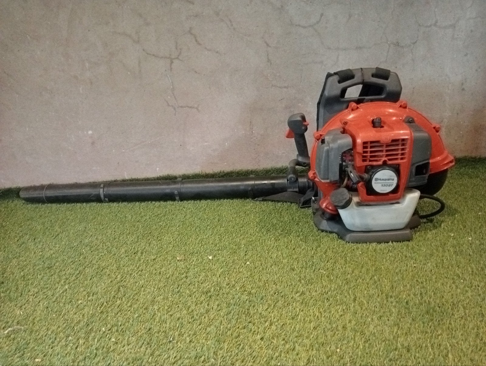 Husqvarna 130BT Bladblazer - Krach uurtig en Betrouwbaar, Tuin en Terras, Ophalen, Benzine, Gebruikt, Ruggedragen