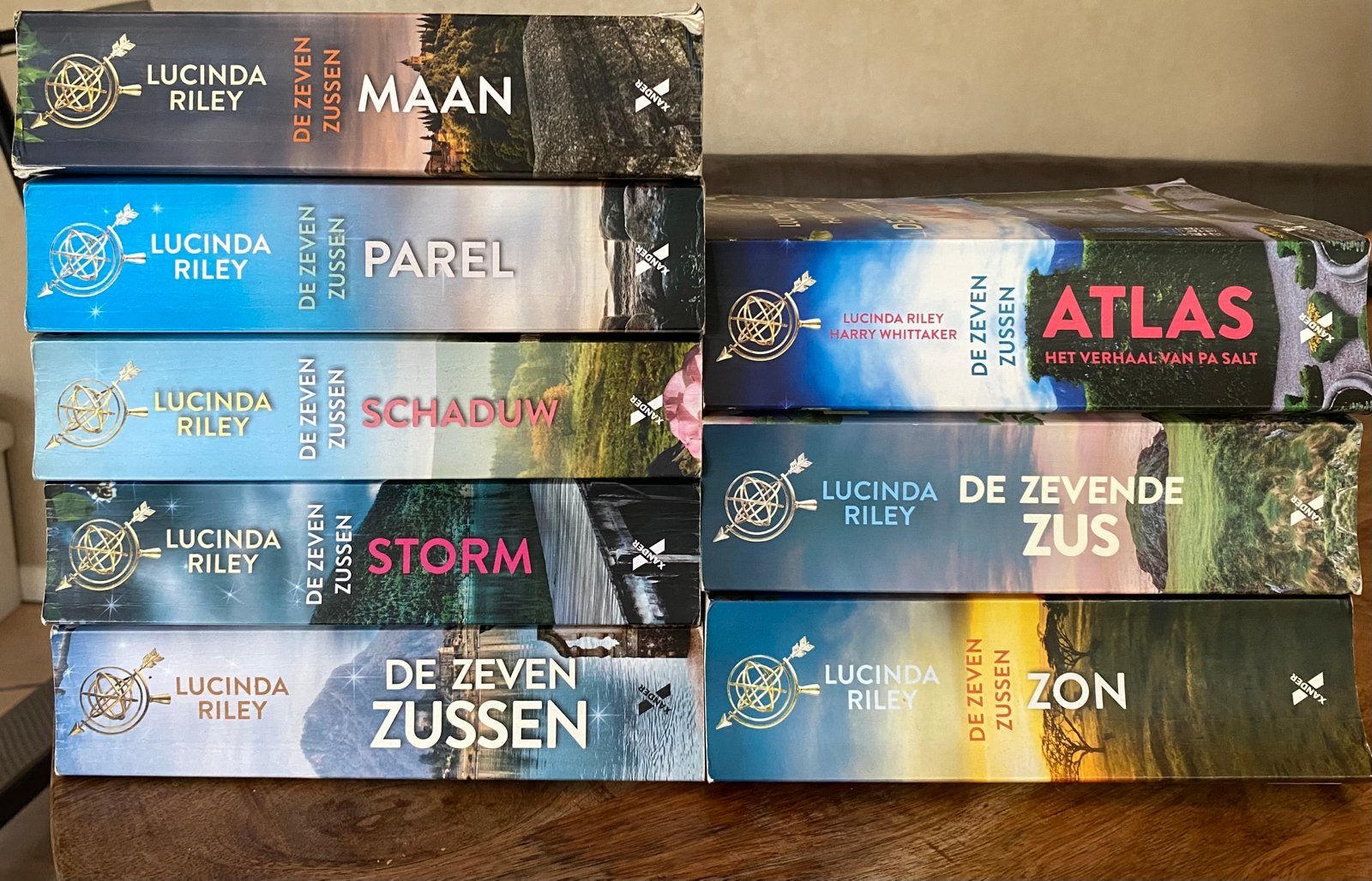 Complete serie van de 7 zussen., Ophalen, Zo goed als nieuw