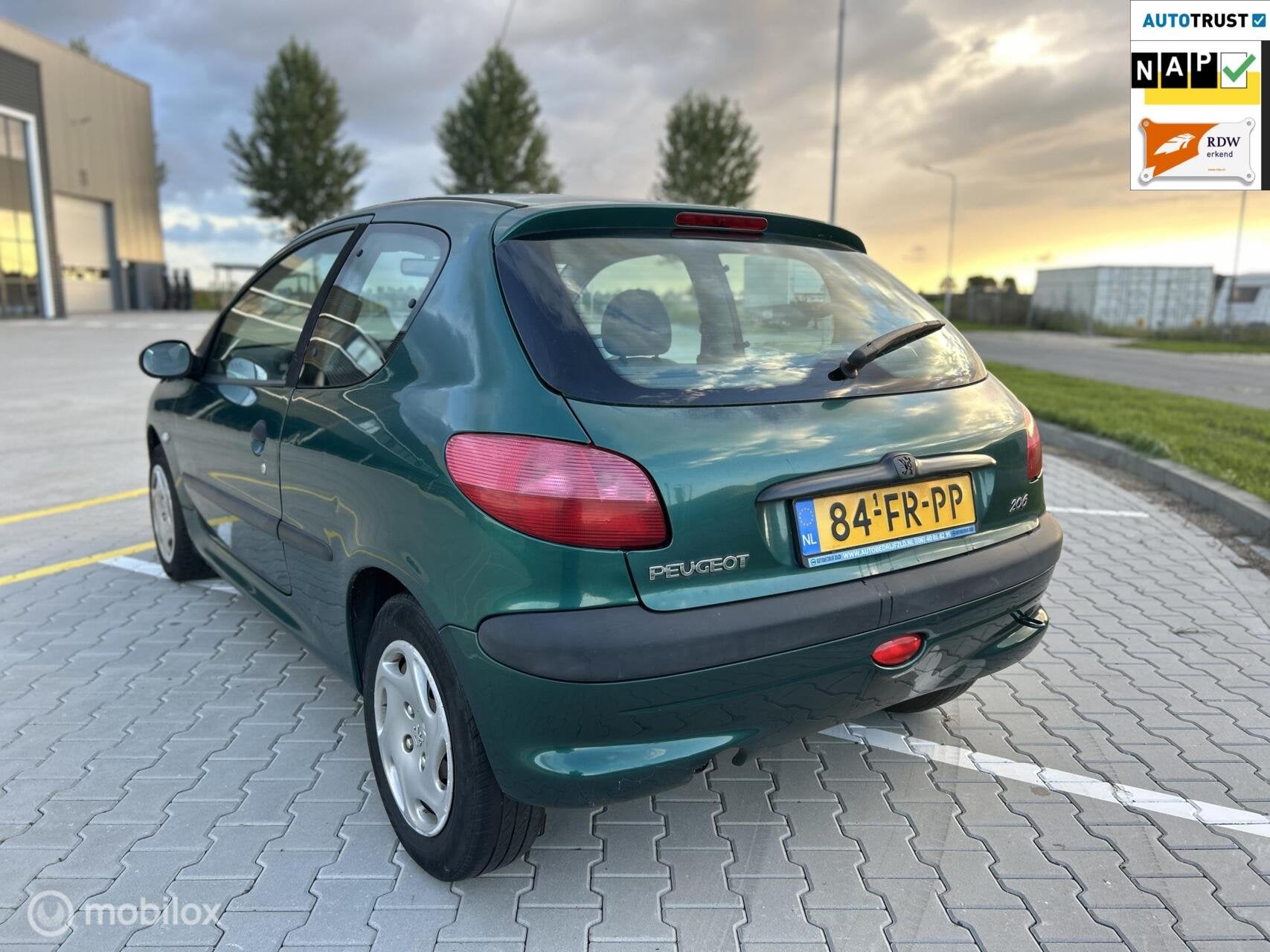 Peugeot 206 1.1 XR/NAP/APK/BLUETOOTH, Auto's, Gebruikt, 31 €/maand, 4 cilinders, 60 pk