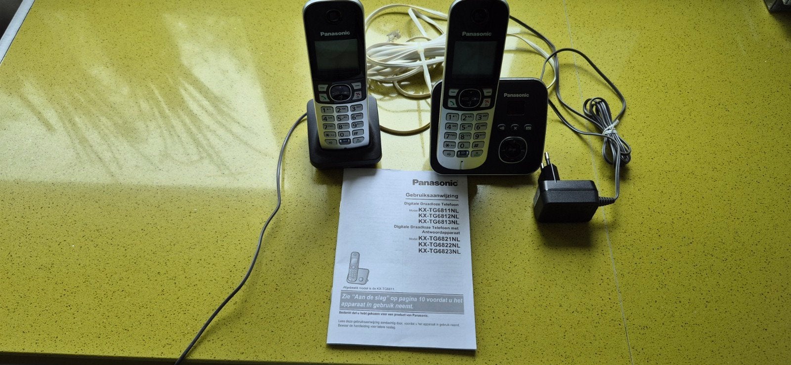 Panasonic DECT telefoons - Set van 3 met basisstation, Ophalen of Verzenden, 3 handsets, Stralingsarm