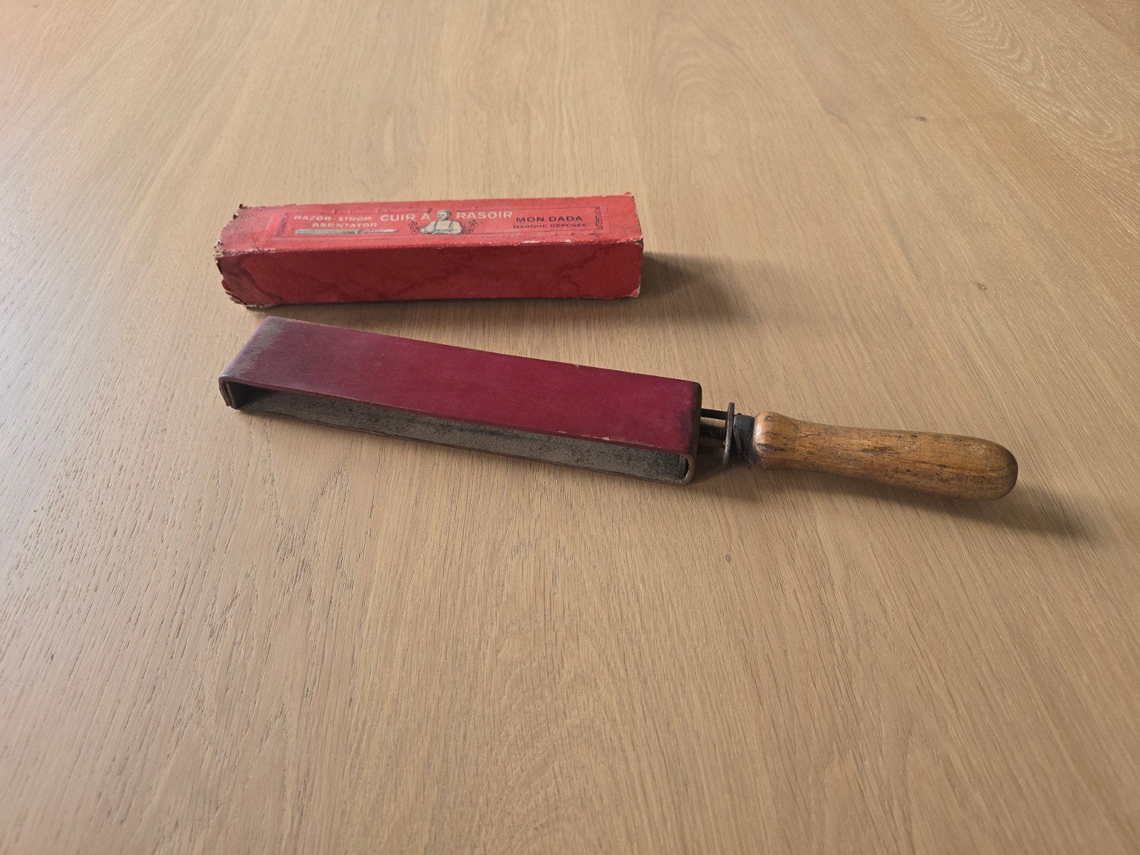 Antieke scheermesstrop Mon Dada met orginele hoes €25, Antiek en Kunst, Ophalen of Verzenden