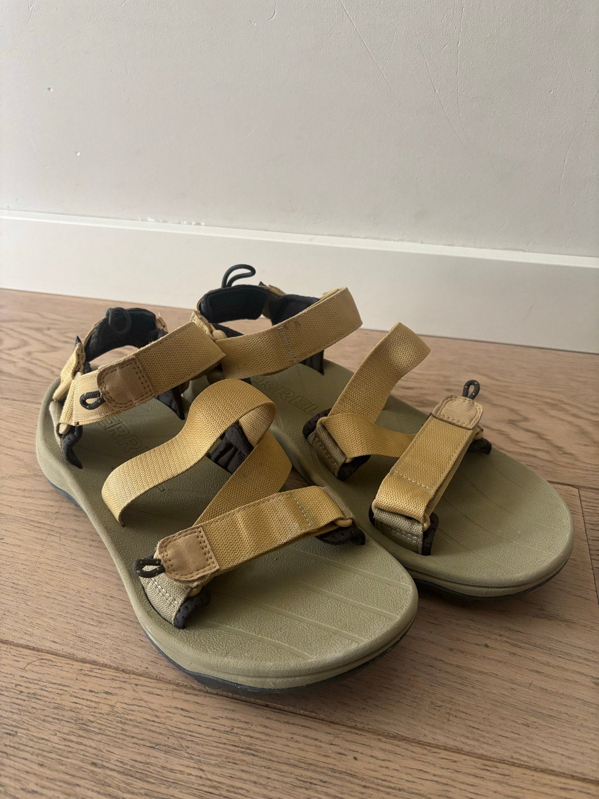 Merrell Sandalen Heren Maat 43 - Zo goed als nieuw, Ophalen, Zo goed als nieuw, Overige kleuren, Sandalen