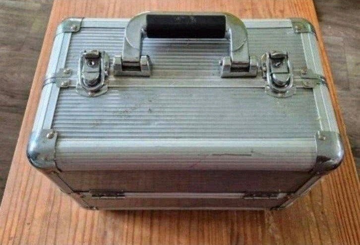 Aluminium beauty case, Ophalen, Gebruikt, Grijs, Met slot