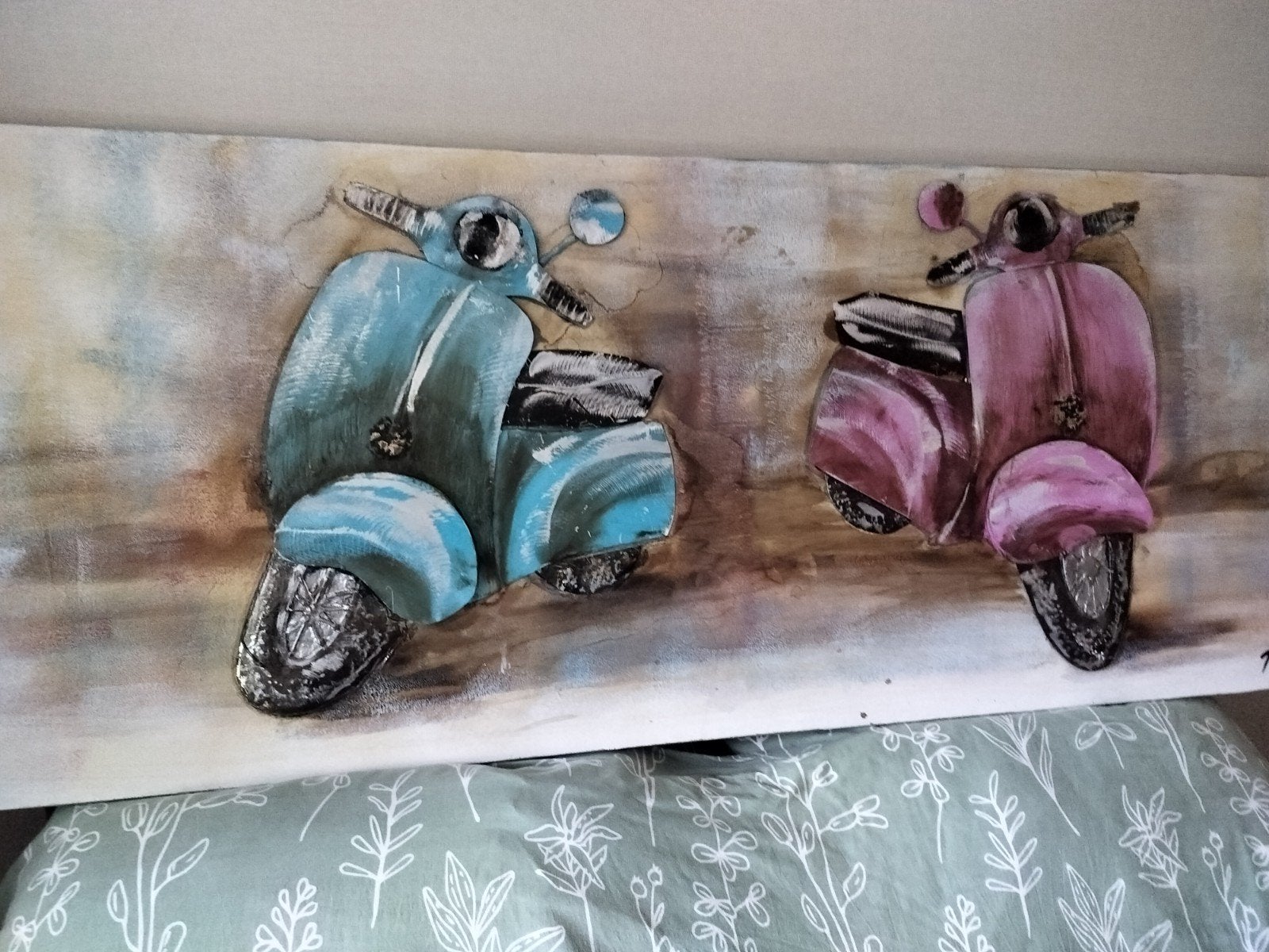 Schilderij met 2 Vespa scooters, blauw en roze, Ophalen, 50 – 75, Gebruikt, 125 cm of meer