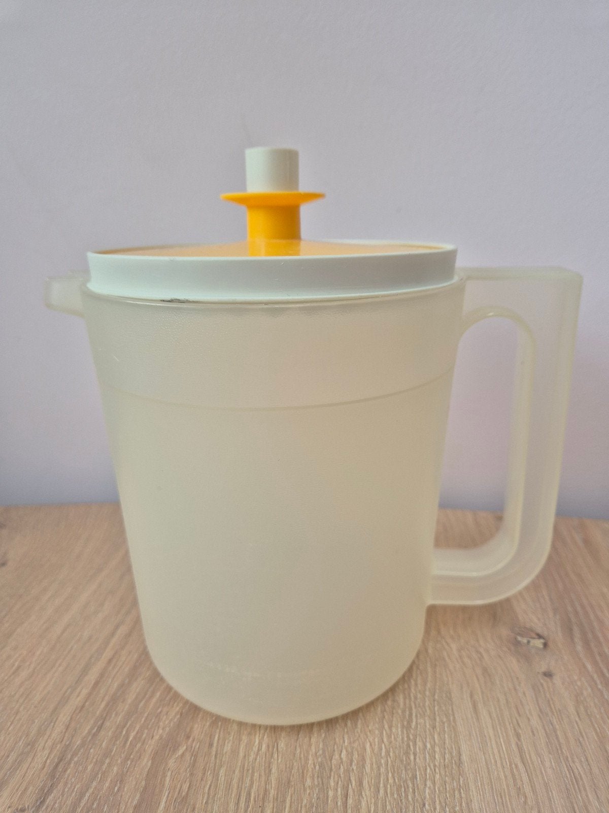 Tupperware kan, schenkkan met deksel, Ophalen of Verzenden, Beker of Kan