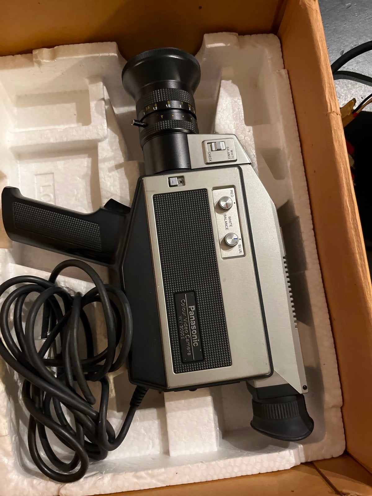 Vintage videocamera (kleur) Panasonic WV-3000E met recorder, Audio, Tv en Foto, Ophalen, VHS of SVHS, Camera