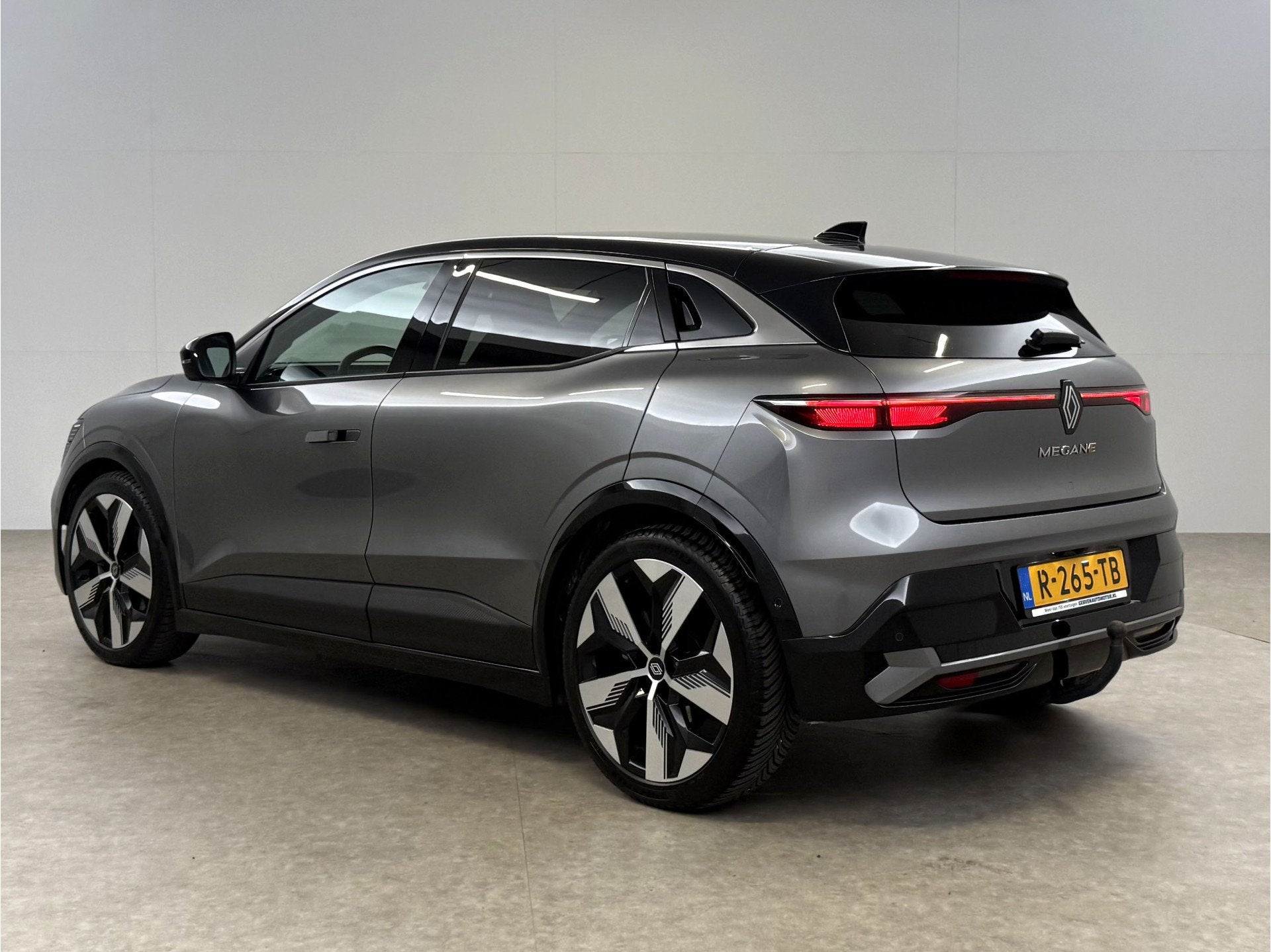 Renault Mégane E-Tech EV60 Optimum Charge Iconic | Snellade, 433 km, 33 min, 900 kg, Te koop